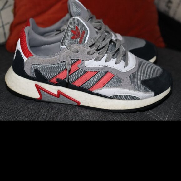 Adidas Tresc Run Grey Scarlet Core Black Men's Shoes. Size 11 EF0765 - Picture 1 of 9